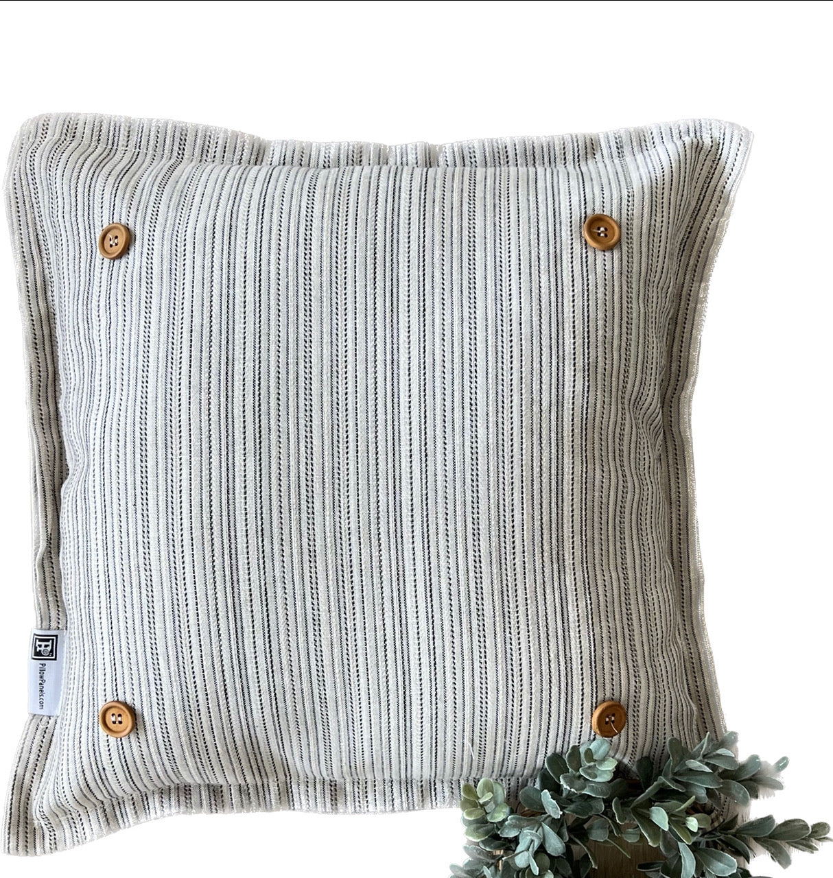 GIFT GUIDE: FOR THE TRADITIONAL CHRISTMAS MOVIE LOVERS! SQUARE GIFT SET: PERSONALIZED GLITTER CHRISTMAS TREE STATIONWAGON AND SQUARE CHARCOAL PILLOW
