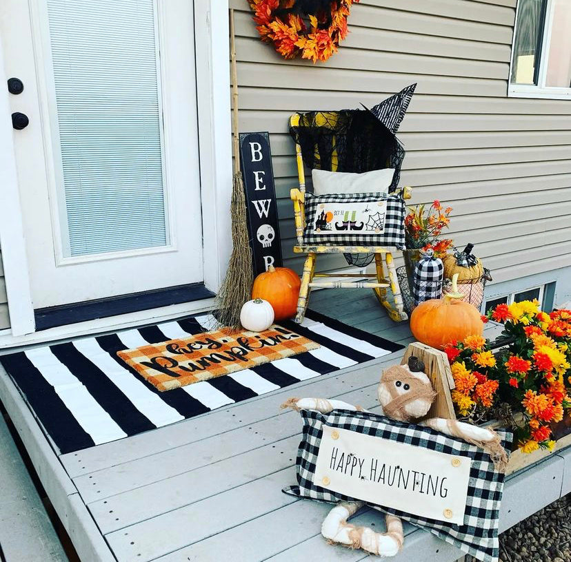 SEASONAL SET: Buffalo Check Gingham Pillow (comes w/ foam insert & these 4 panels in back pocket) SUNFLOWERS, SNOWMAN SCARVES, BE MY VALENTINE, SUMMER VINTAGE CAMPER