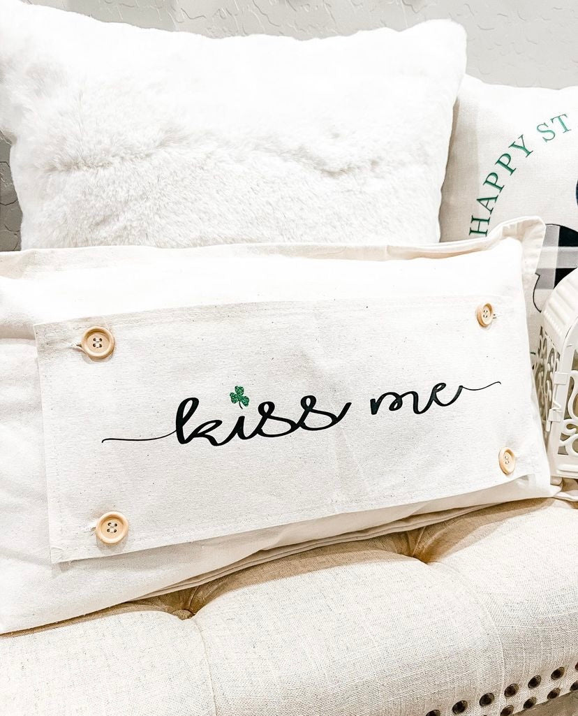 Glitter Holiday Panel: Kiss Me Shamrock. Spring, St Saint Patricks Day Leprechaun Irish Saying, Luck: KISS ME SHAMROCK