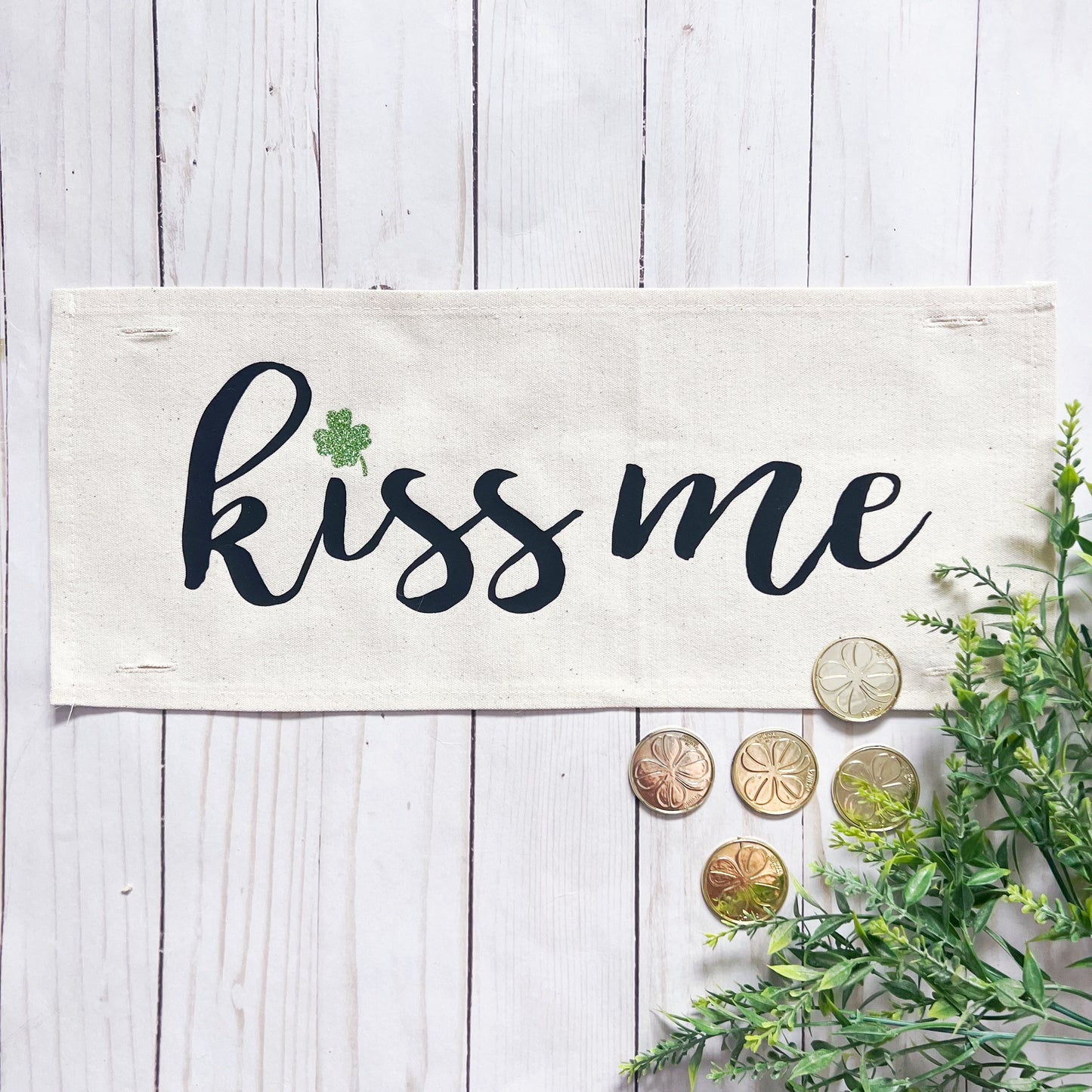 Glitter Holiday Panel:  Kiss Me Shamrock. Spring, St Saint Patricks Day Leprechaun Irish Saying, Luck:  KISS ME SHAMROCK